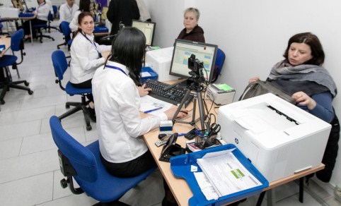 Kartat e ID te skaduara funksionale deri ne dhjetor: Ja si te shmangni rradhet